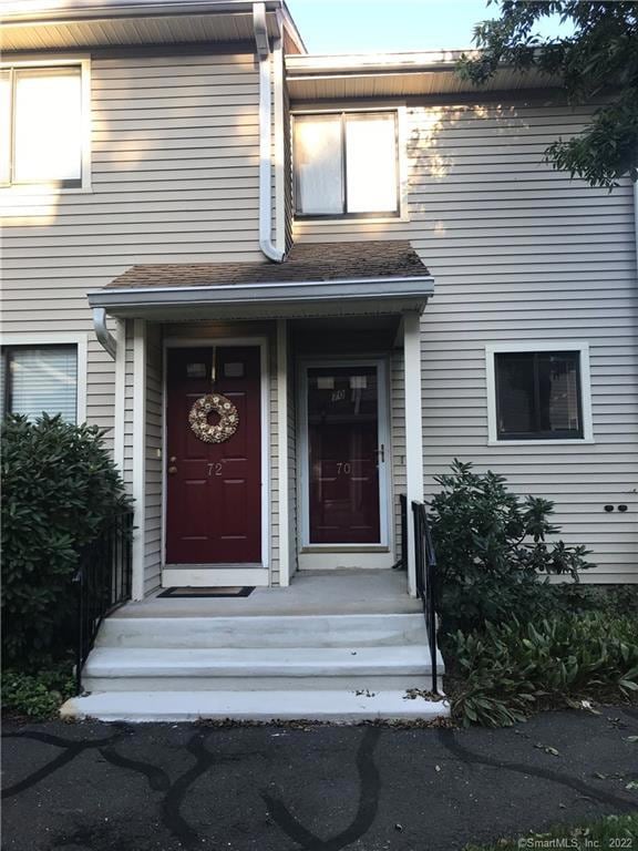 70 Lance Cir, Bridgeport, CT 06606 - photo 1