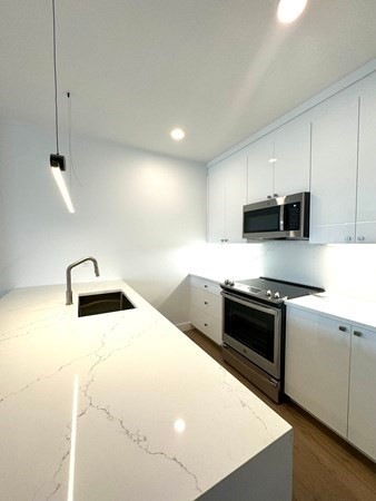 654 E Broadway unit 401, Boston, MA 02127 - photo 1