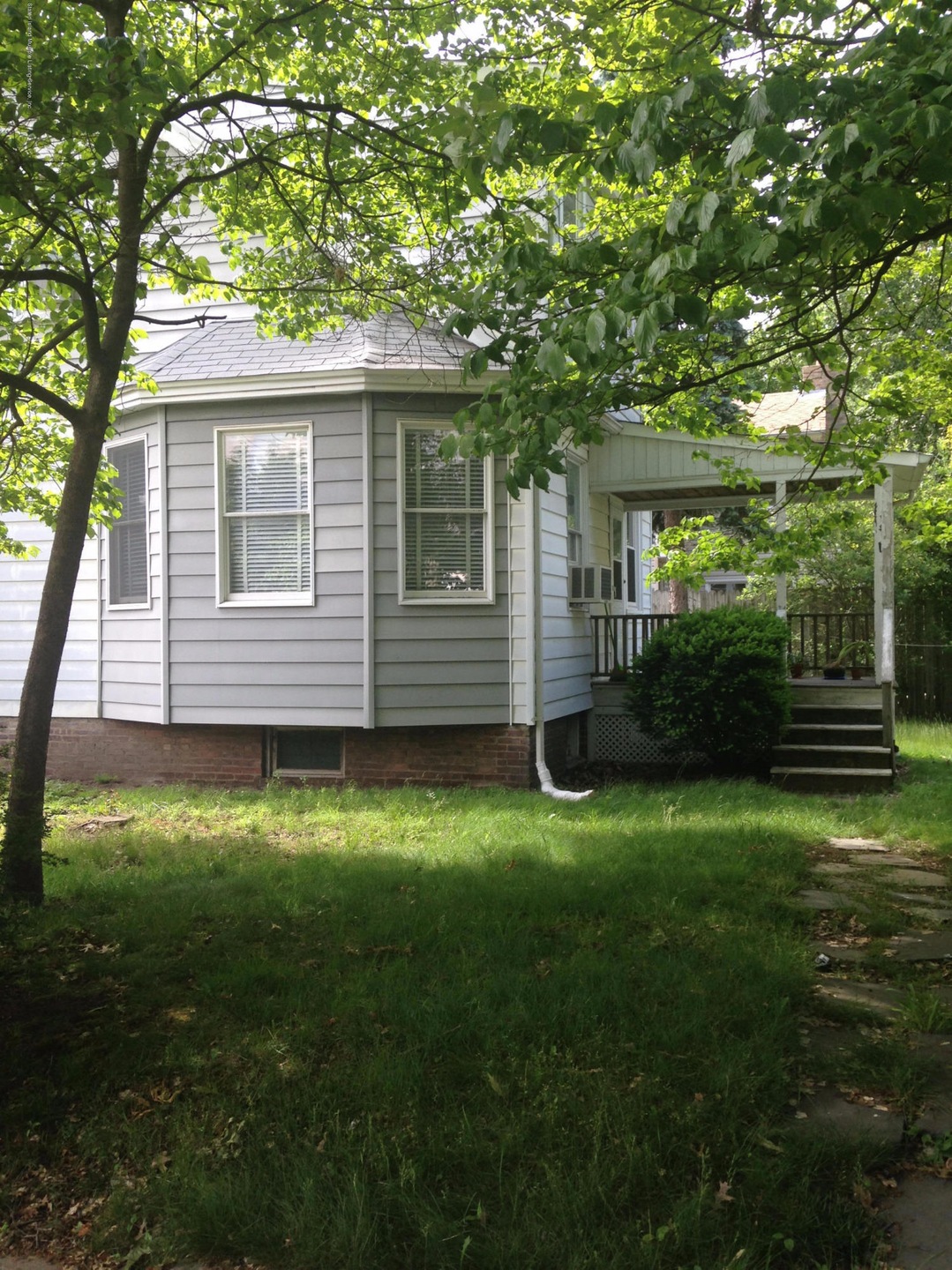 1145 Clove Rd, Staten Island, NY 10301 - photo 1