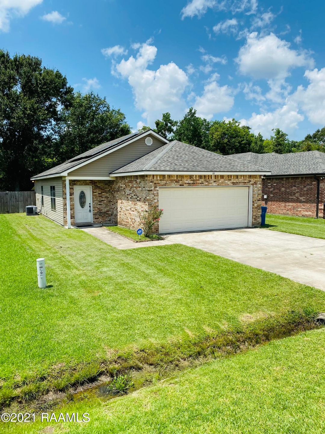 29EB3DC8-4038-4AA2-894C-E8750C597B95