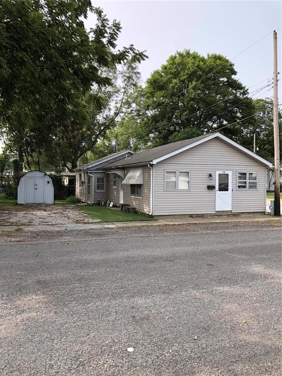 105 W High St, Freeburg, IL 62243 - photo 1