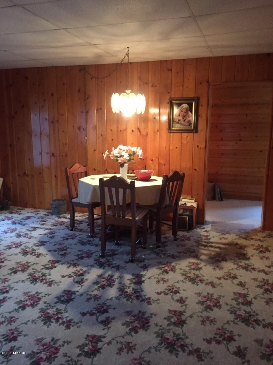 402 S 5th St, Niles, MI 49120 - photo 1