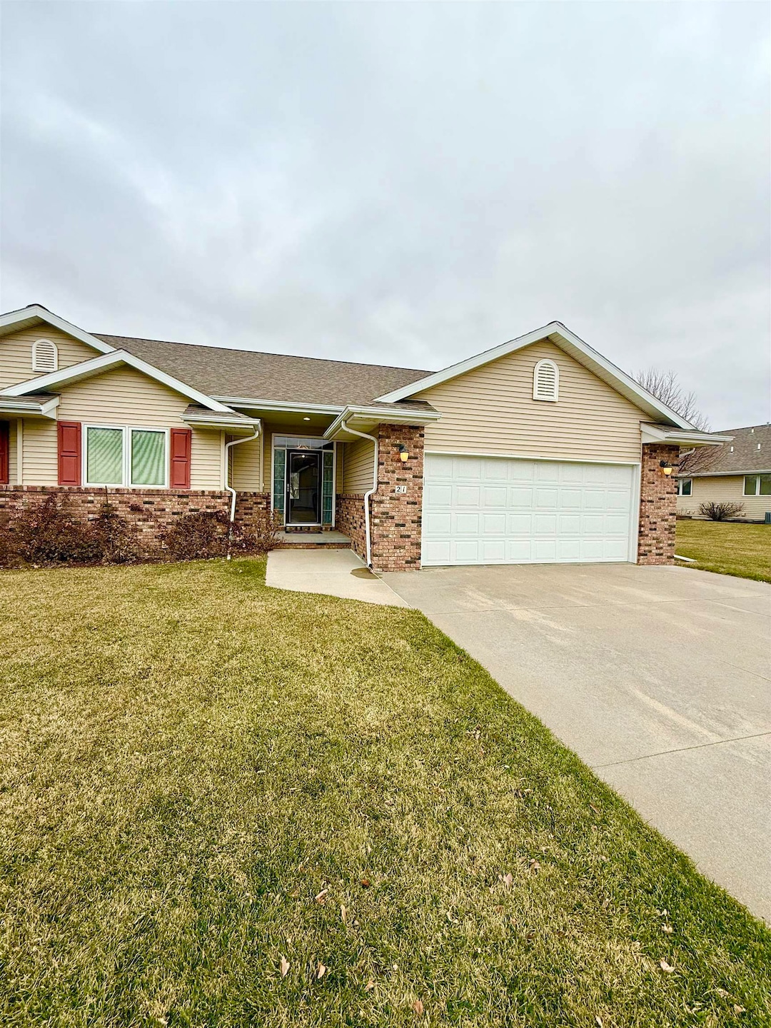 Sold $305,000