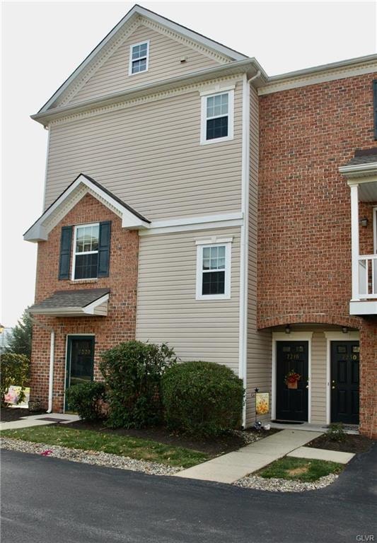 7210 Pioneer Dr, Macungie, PA 18062 - photo 1