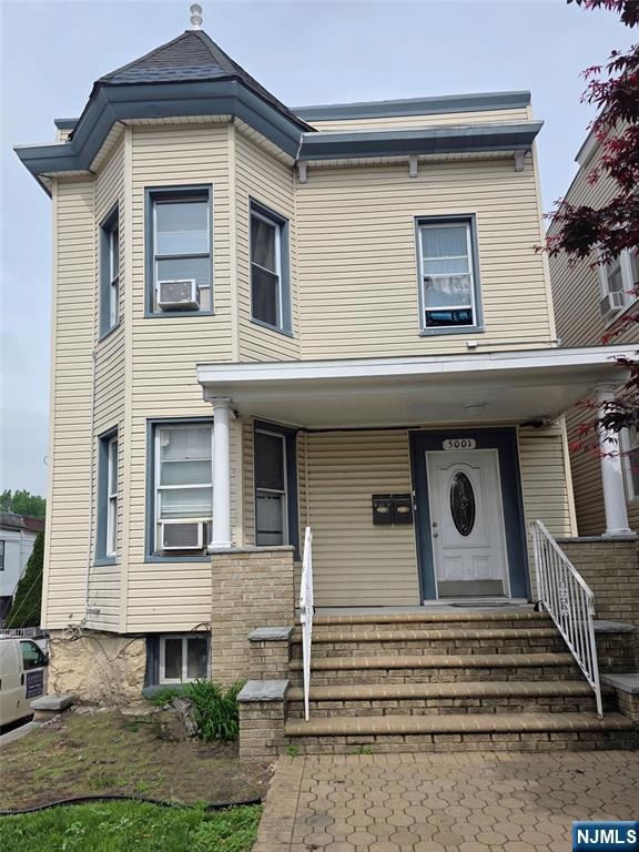 Sold $829,000 • Co-Listing Agent