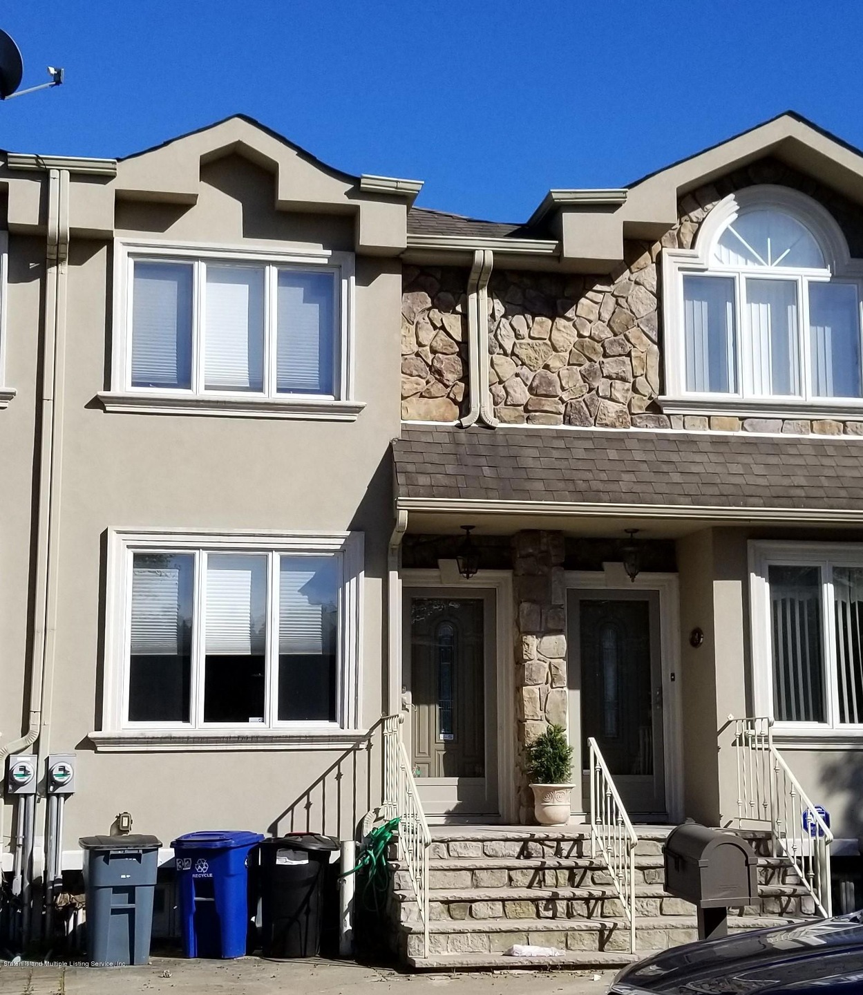 32 Calvanico Ln, Staten Island, NY 10314 - photo 1