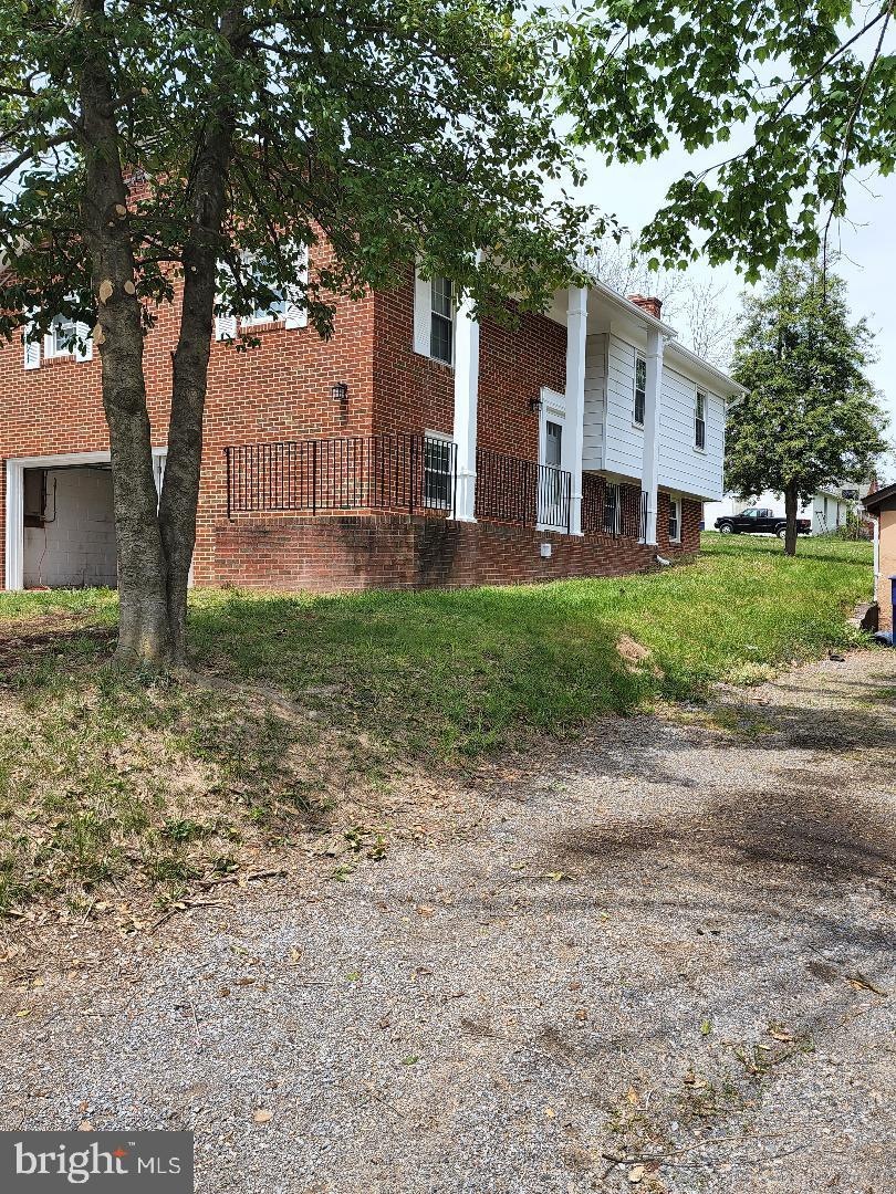 121 W 11th St, Front Royal, VA 22630 - photo 1