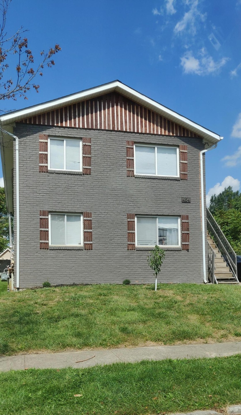 454 e16th