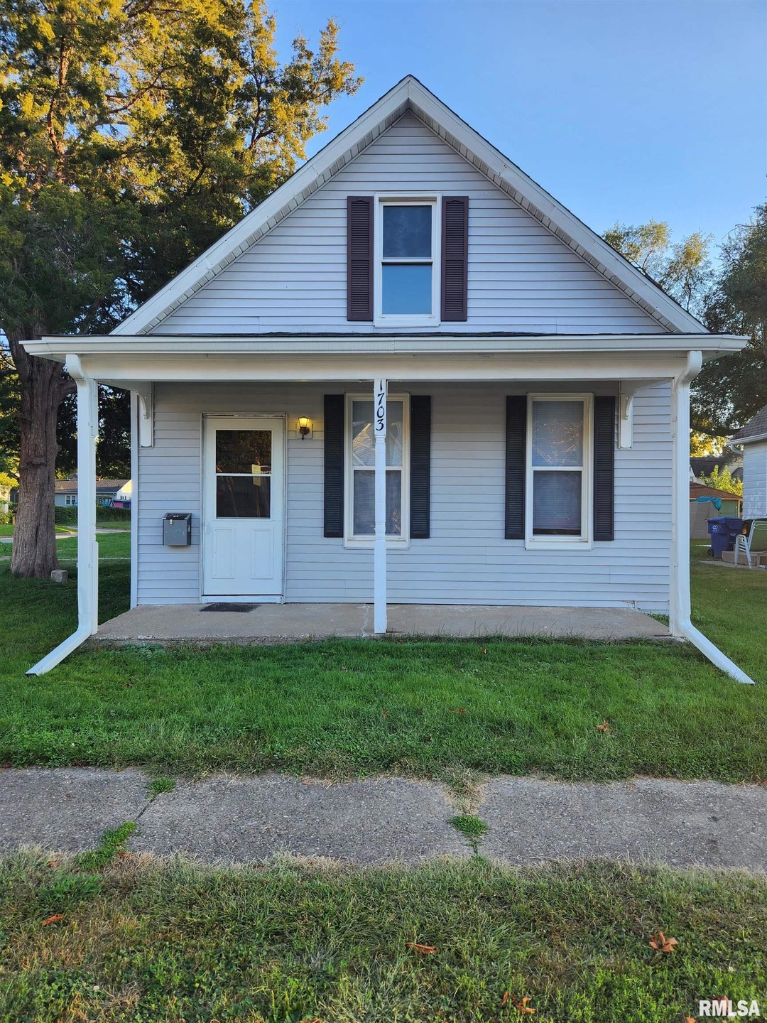 1703 W 7th St, Davenport, IA 52802 - photo 1