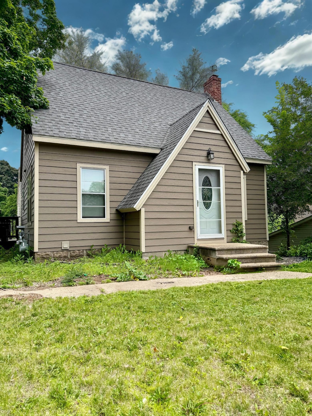 For Sale $230,000 • Co-Listing Agent