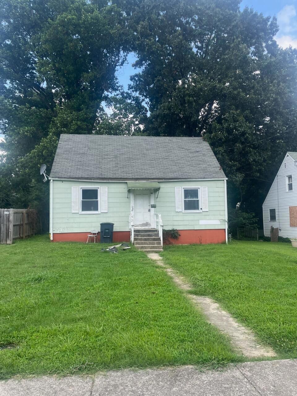 110 Clover Ave NE, Roanoke, VA 24012 - photo 1