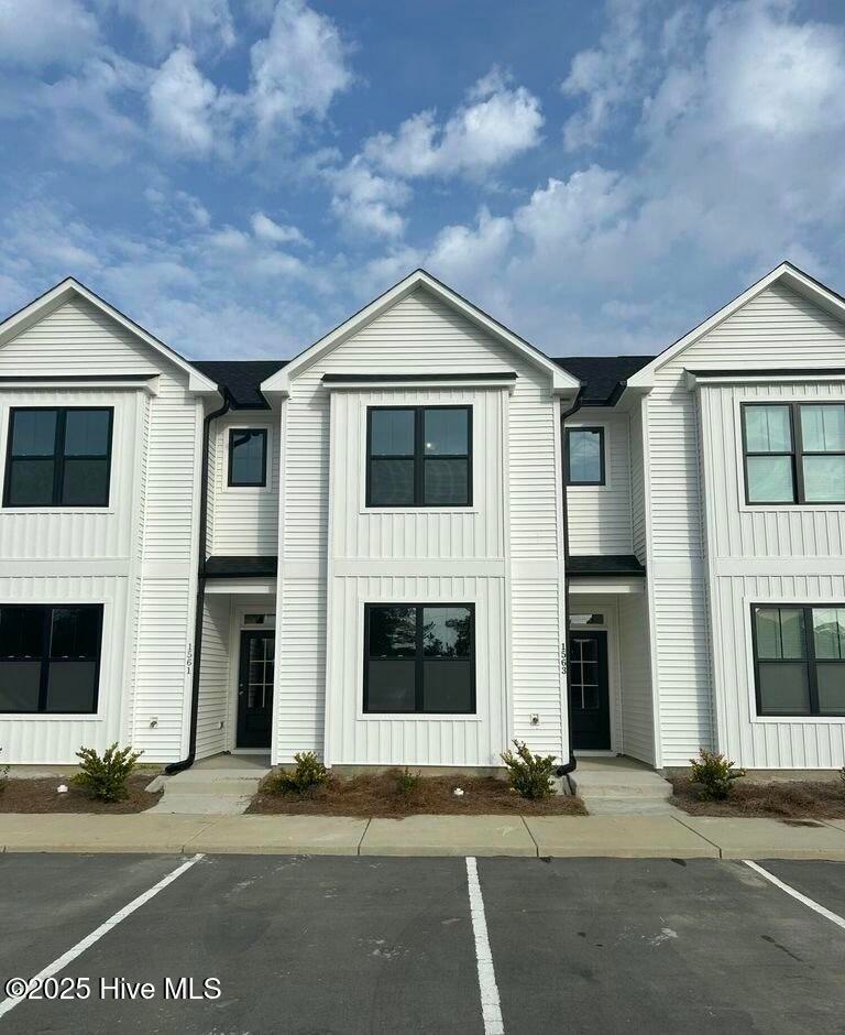 For Rent $1,895/month