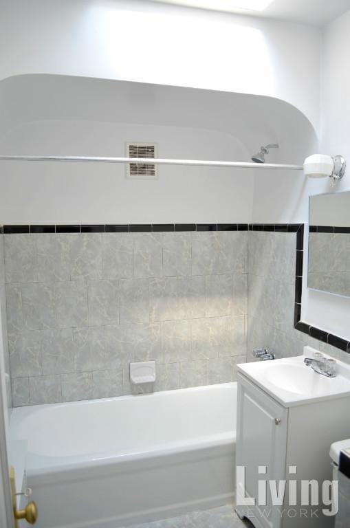 32-58 47th St unit 2, Long Island City, NY 11103 - photo 1