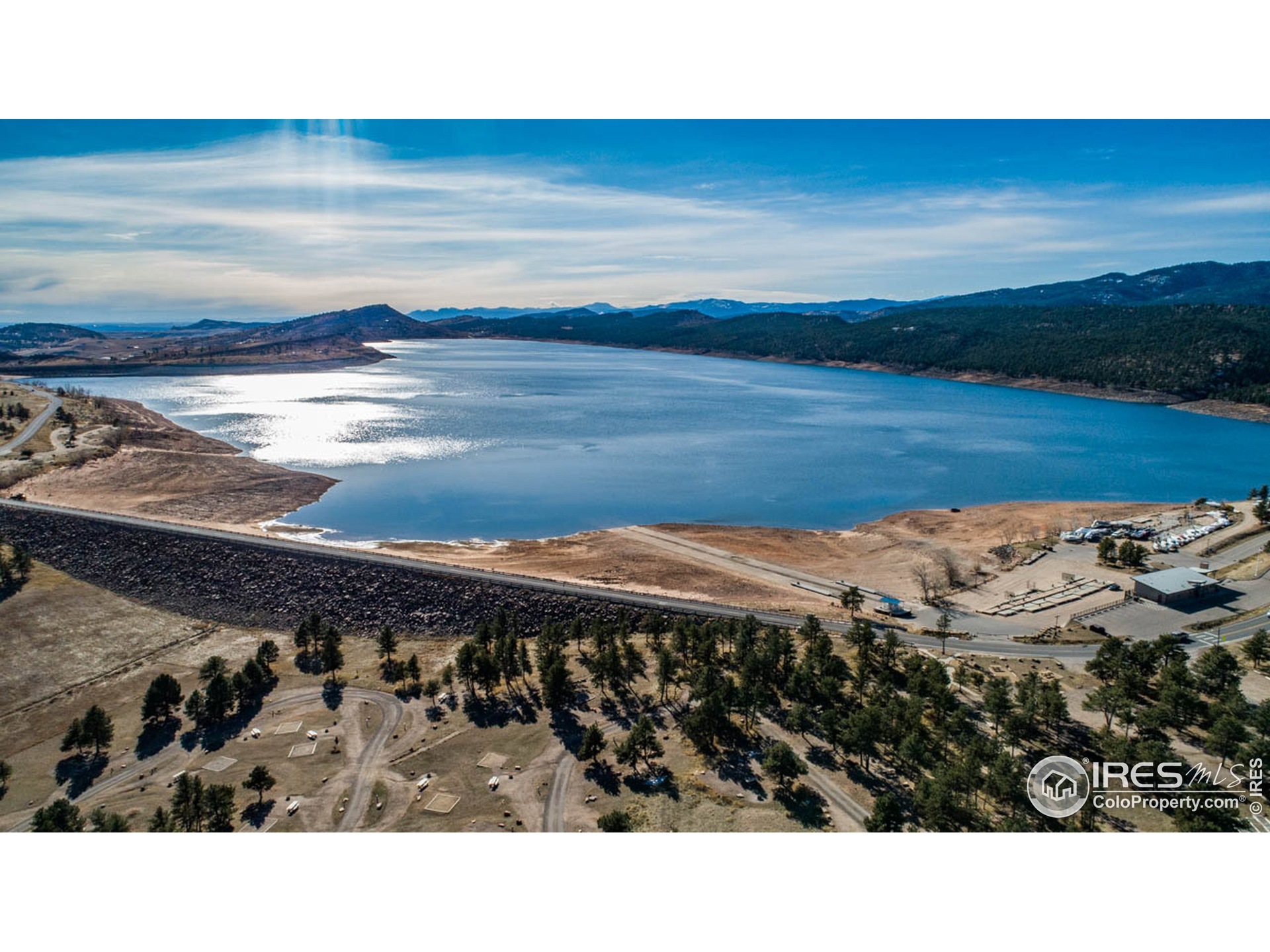 Close to The Windjammer, the Sailing Club, the Marina & Beaches