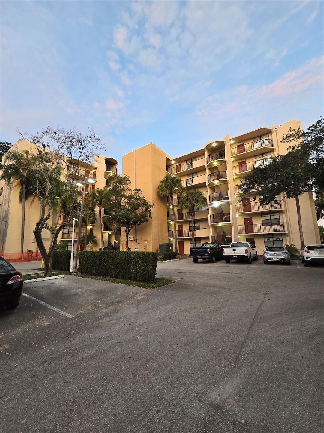 3400 Blue Lake Dr unit 604, Pompano Beach, FL 33064 - photo 1