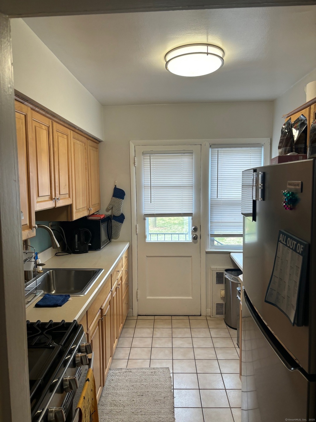 242 Glenbrook Rd unit 34A, Stamford, CT 06906 - photo 1