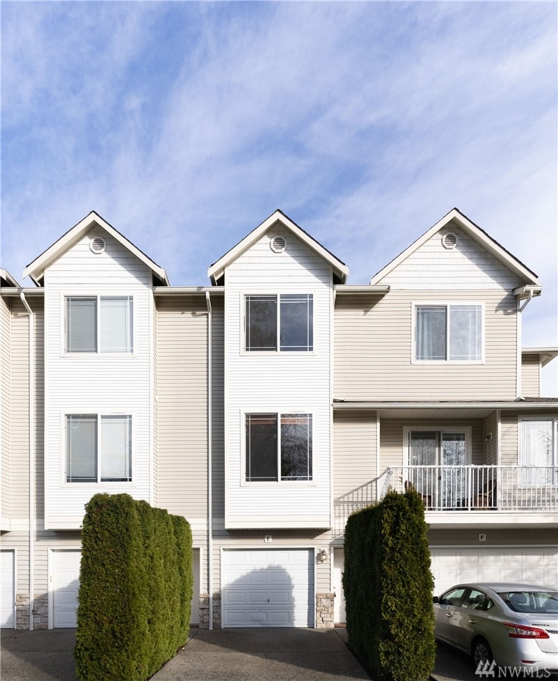 10410 Holly Dr unit E, Everett, WA 98204 - photo 1