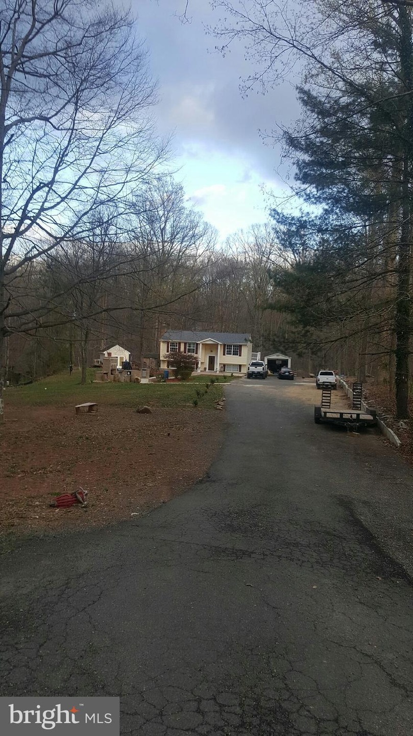 8953 Westchester Dr, Manassas, VA 20112 - photo 1