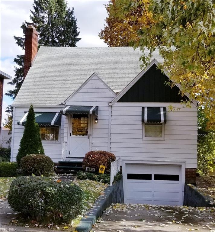 Welcome to 1938 Rowland N.E.This well maintained 3