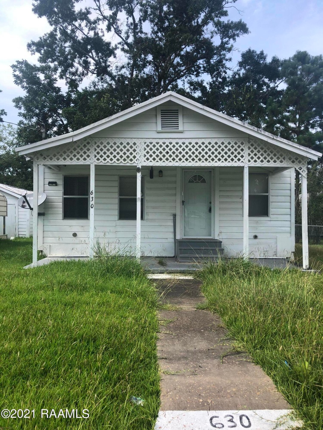 630 E 4th St, Jennings, LA 70546 - photo 1