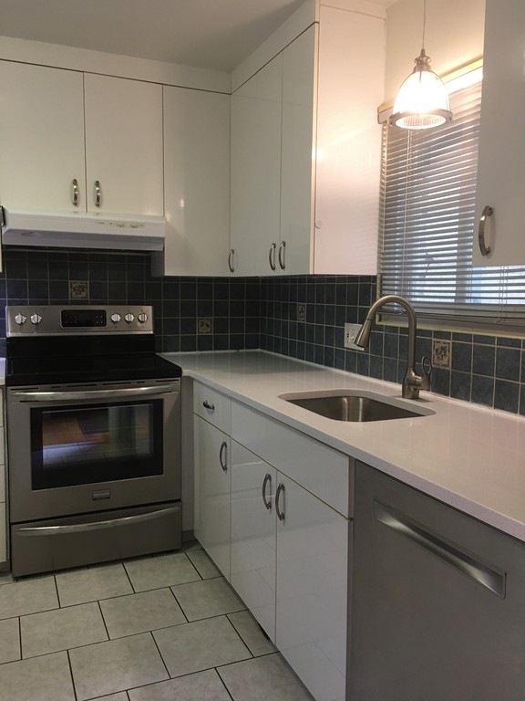 23 Williams St unit 23, Brookline, MA 02446 - photo 1