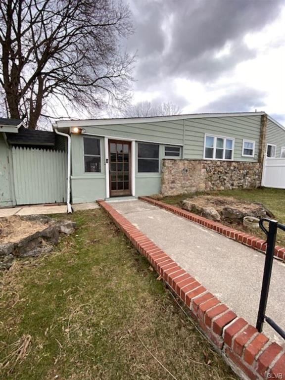 1638 Fairmount St, Bethlehem, PA 18017 - photo 1