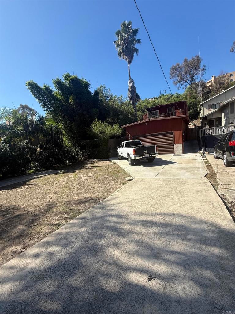 Pending $1,575,000 • Co-Listing Agent