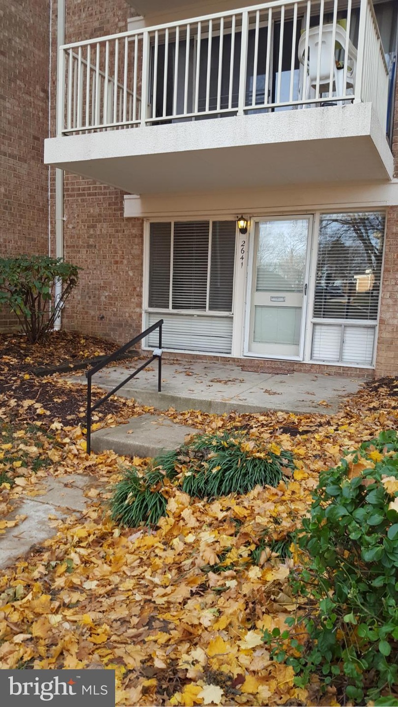 2641 Redcoat Dr unit 139, Alexandria, VA 22303 - photo 1