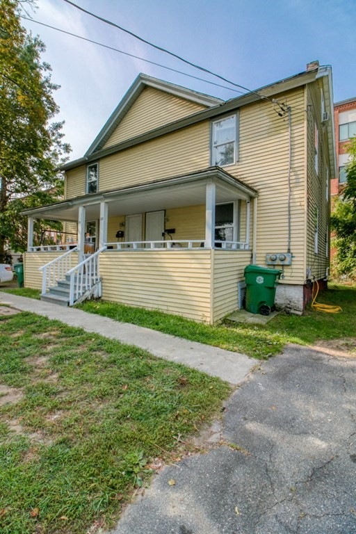 31 Franklin St, Chicopee, MA 01013 - photo 1