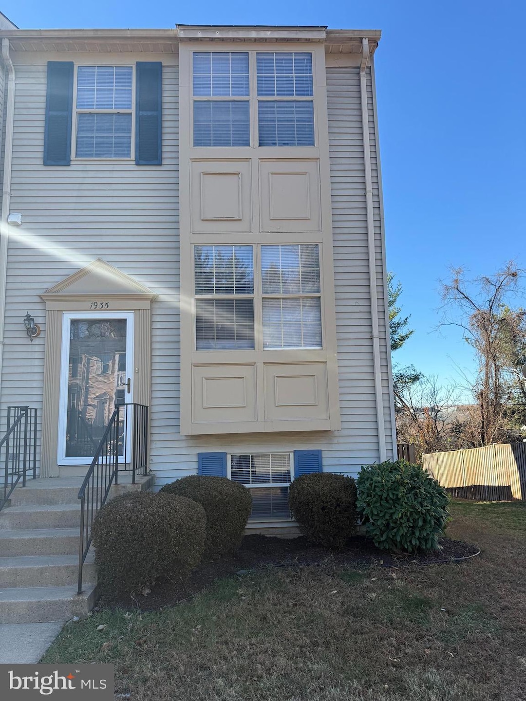 1935 Winslow Ct, Woodbridge, VA 22191 - photo 1