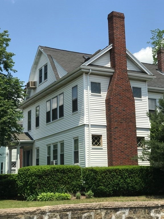 102 Central Ave unit 1, Newton, MA 02460 - photo 1