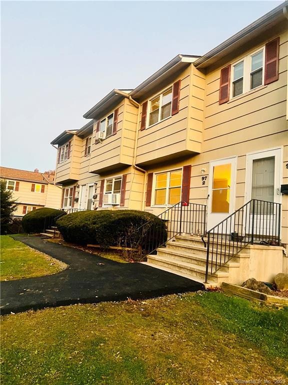 97 Ridge Rd unit 2, Naugatuck, CT 06770 - photo 1