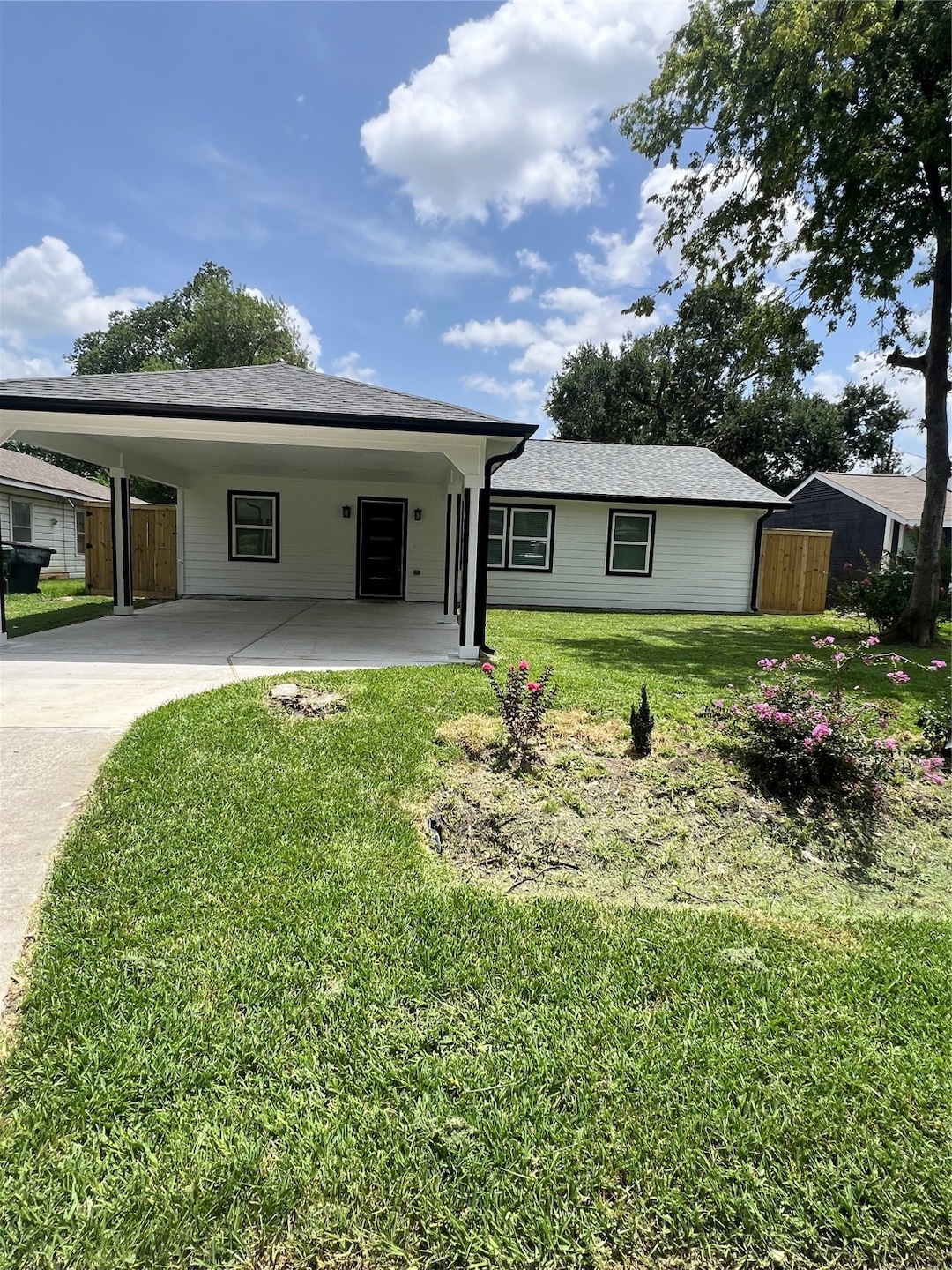 7613 Lady St, Houston, TX 77021 - photo 1