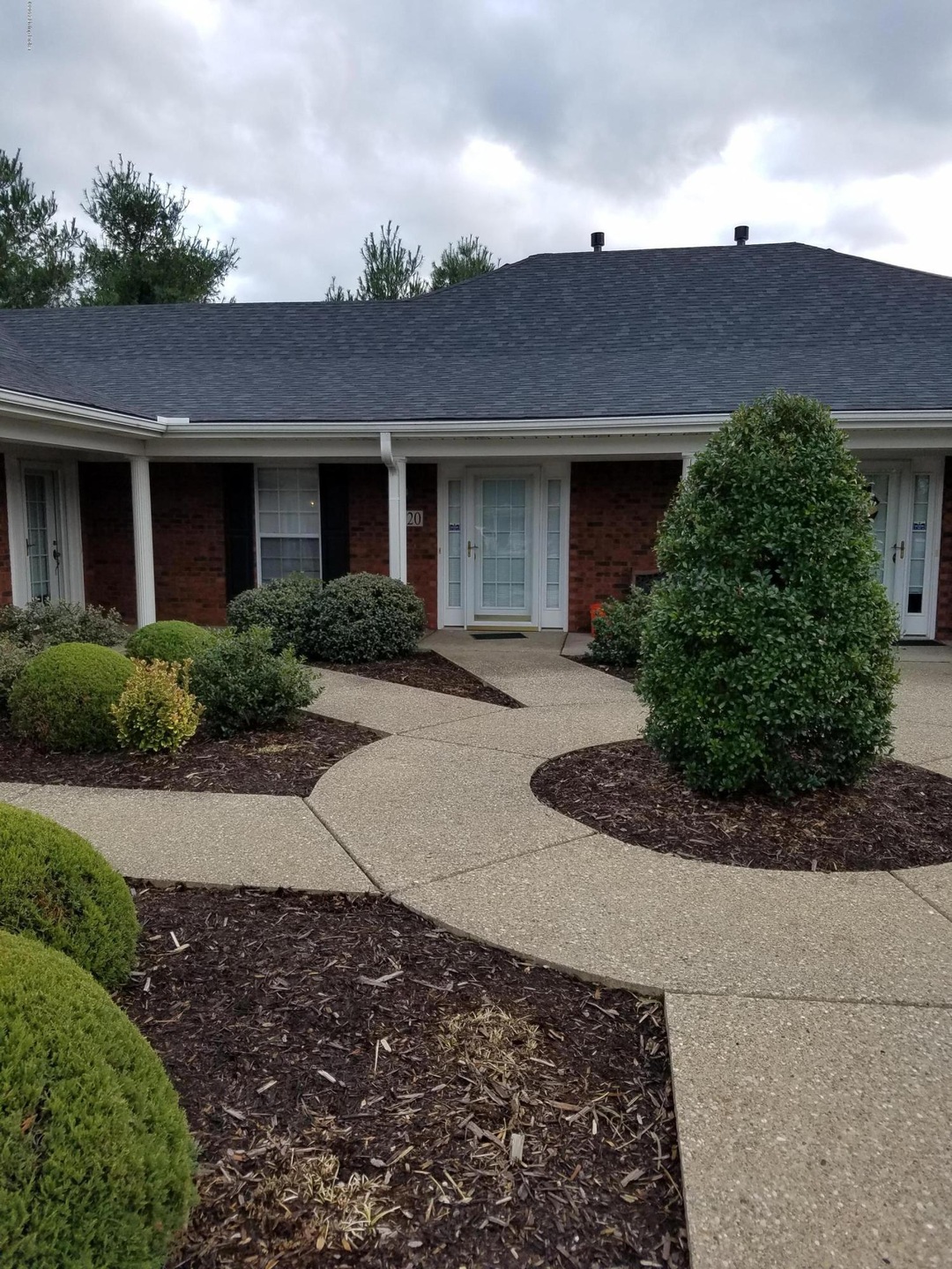 8520 Aspen Glen Way unit 8520, Louisville, KY 40228 - photo 1