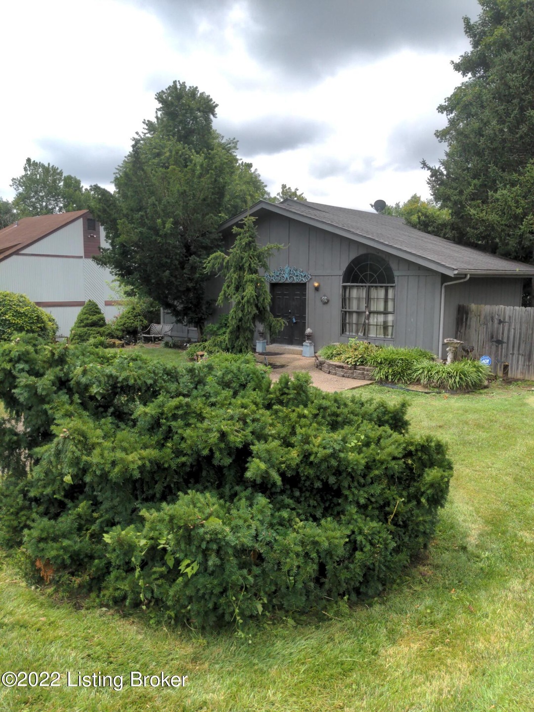 8216 Vaughn Mill Rd, Louisville, KY 40228 - photo 1