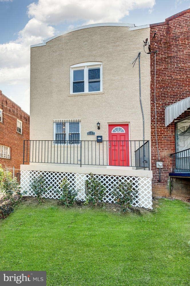 5357 Blaine St NE, Washington, DC 20019 - photo 1