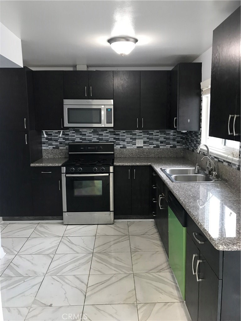 4900 Argyle Dr, Buena Park, CA 90621 - photo 1