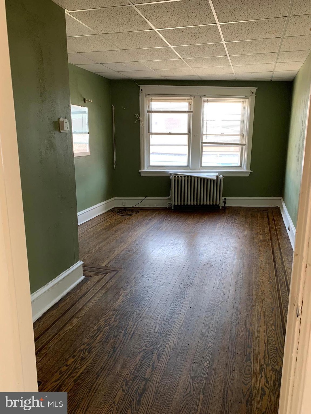 392 Avon Rd unit 2, Upper Darby, PA 19082 - photo 1