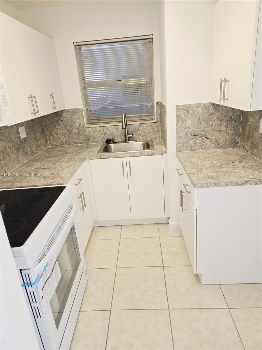 8821 W Flagler St unit 313, Miami, FL 33174 - photo 1