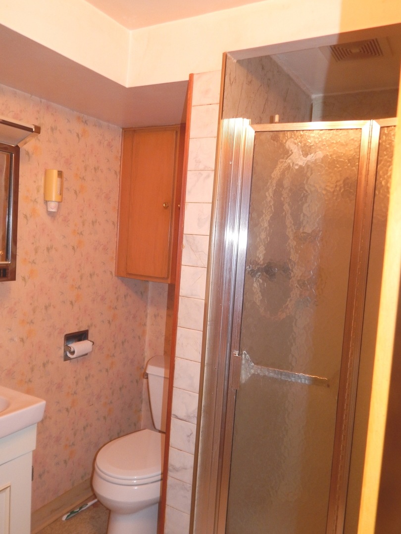 1901 Apache Rd, Waukegan, IL 60087 - photo 1