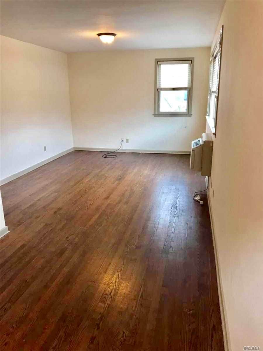 189-32 45th Ave unit 2nd Fl, Flushing, NY 11358 - photo 1
