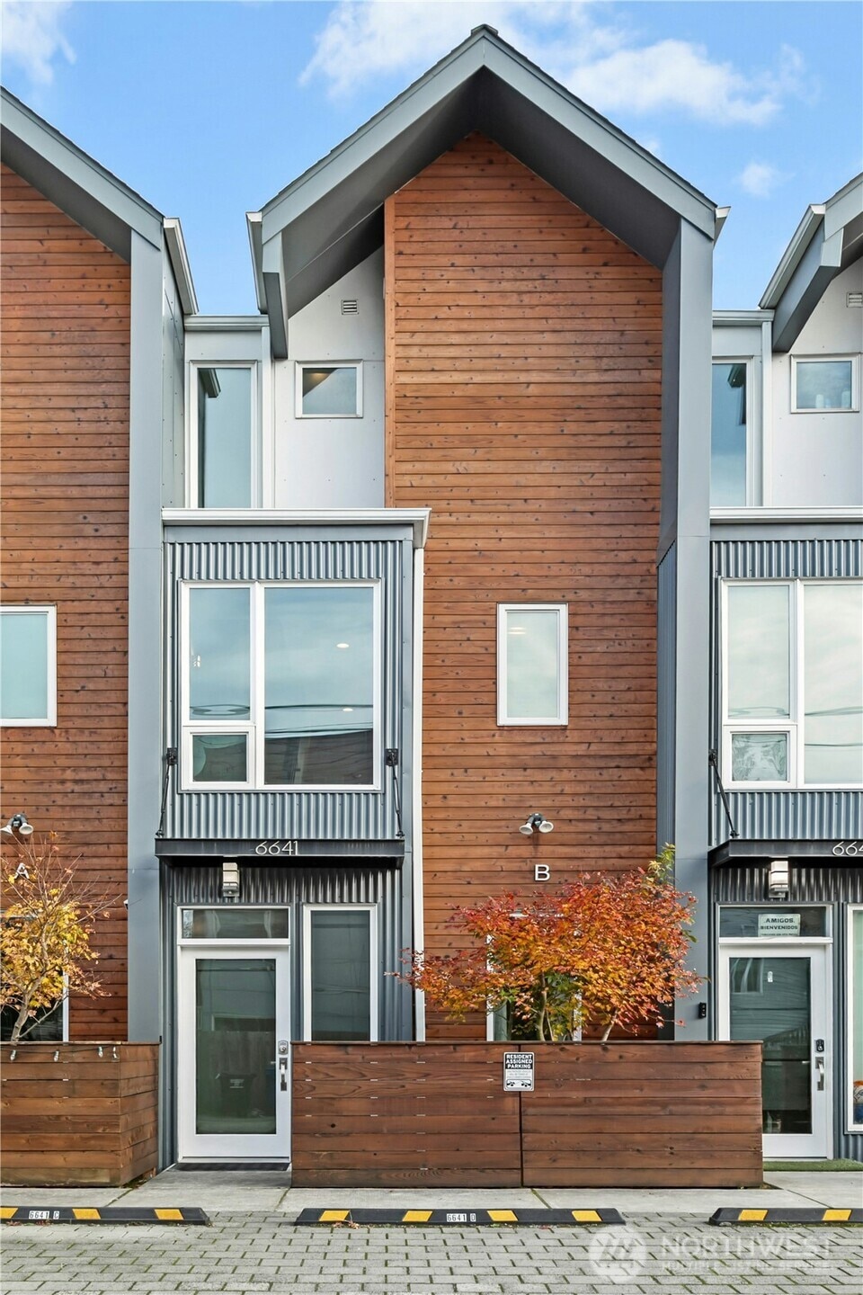 6641 Carleton Ave S unit B, Seattle, WA 98108 - photo 1