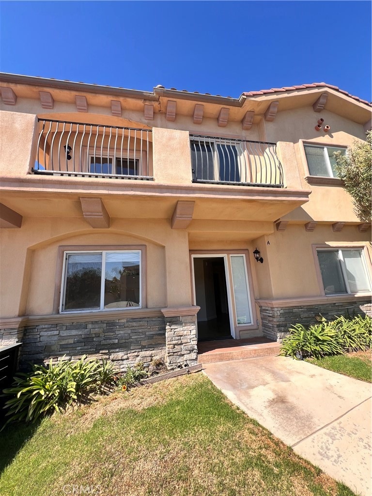 2515 Carnegie Ln unit A, Redondo Beach, CA 90278 - photo 1