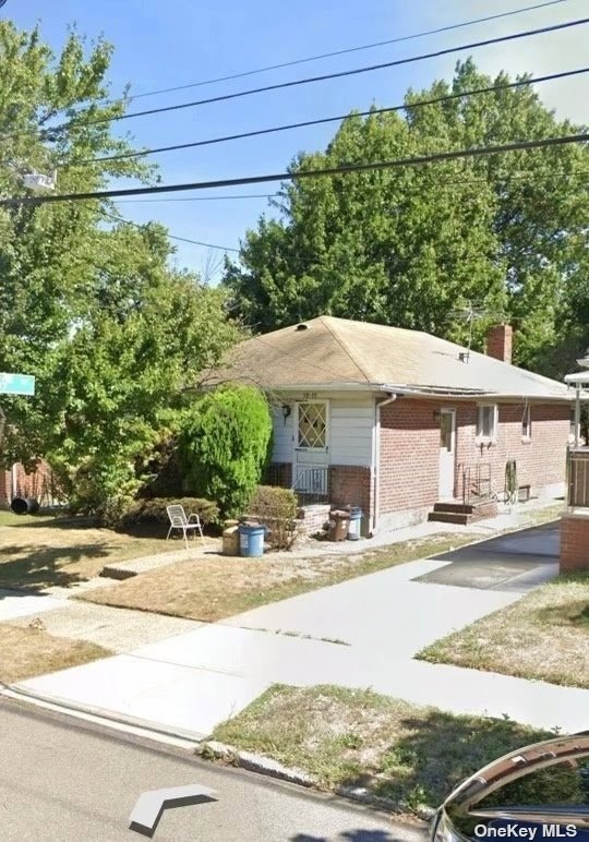 58-33 260th St, Little Neck, NY 11362 - photo 1