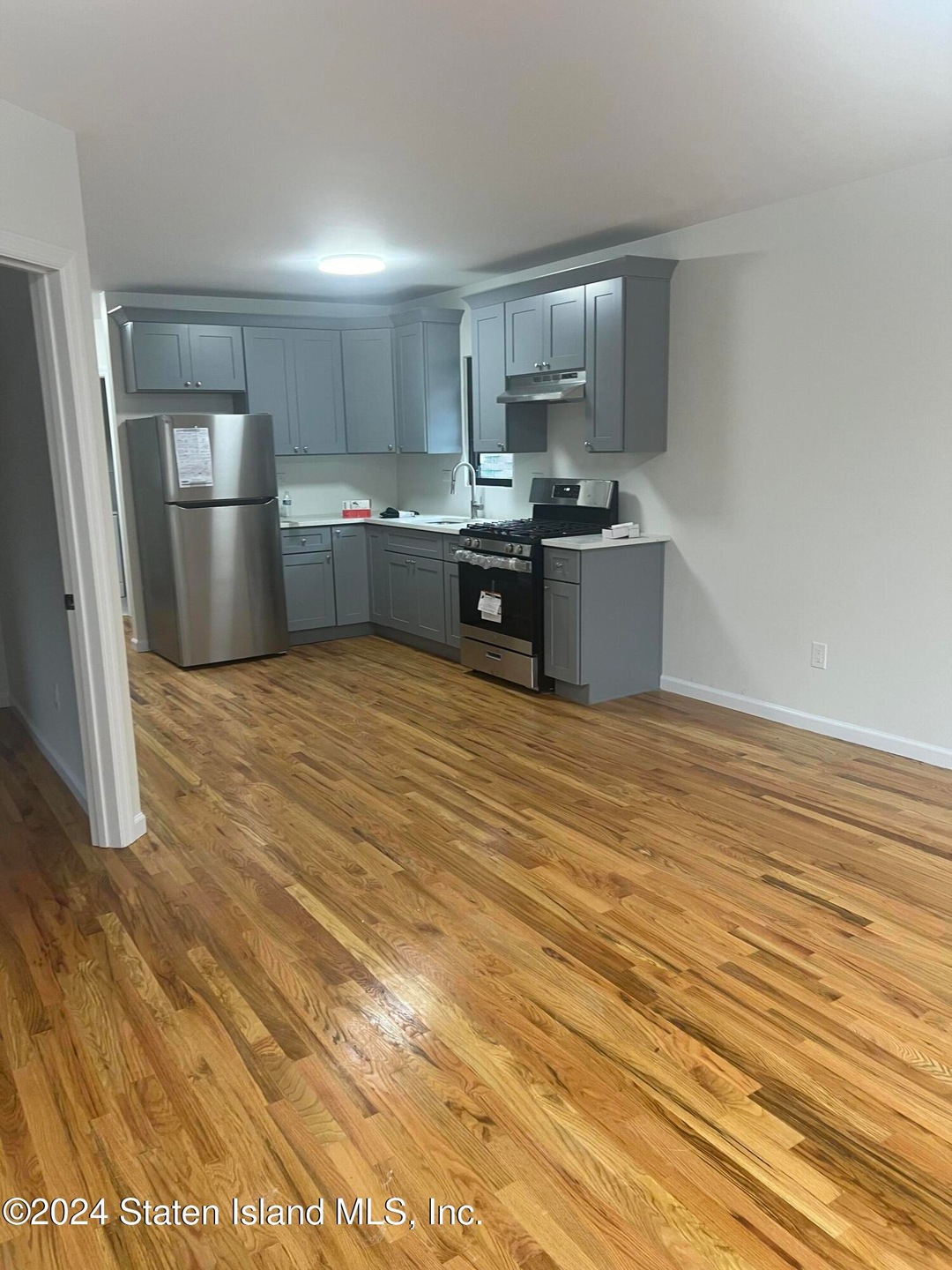 46 Laurel Ave unit 1, Staten Island, NY 10304 - photo 1