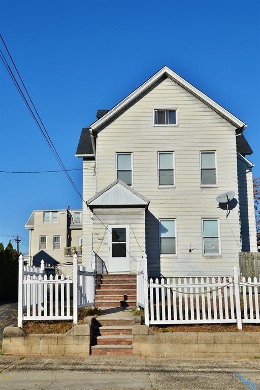 127-129 W 3rd St unit 3, Bayonne, NJ 07002 - photo 1