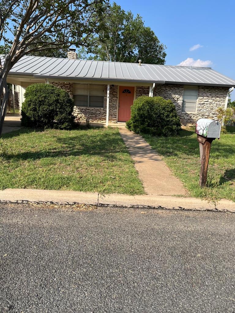 204 Glenmoor Dr, Fredericksburg, TX 78624 - photo 1