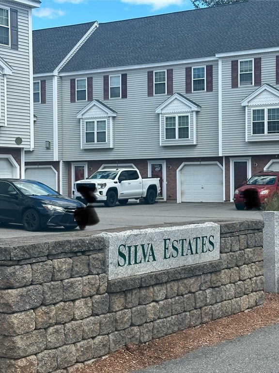 999 Middlesex St unit 4, Lowell, MA 01851 - photo 1