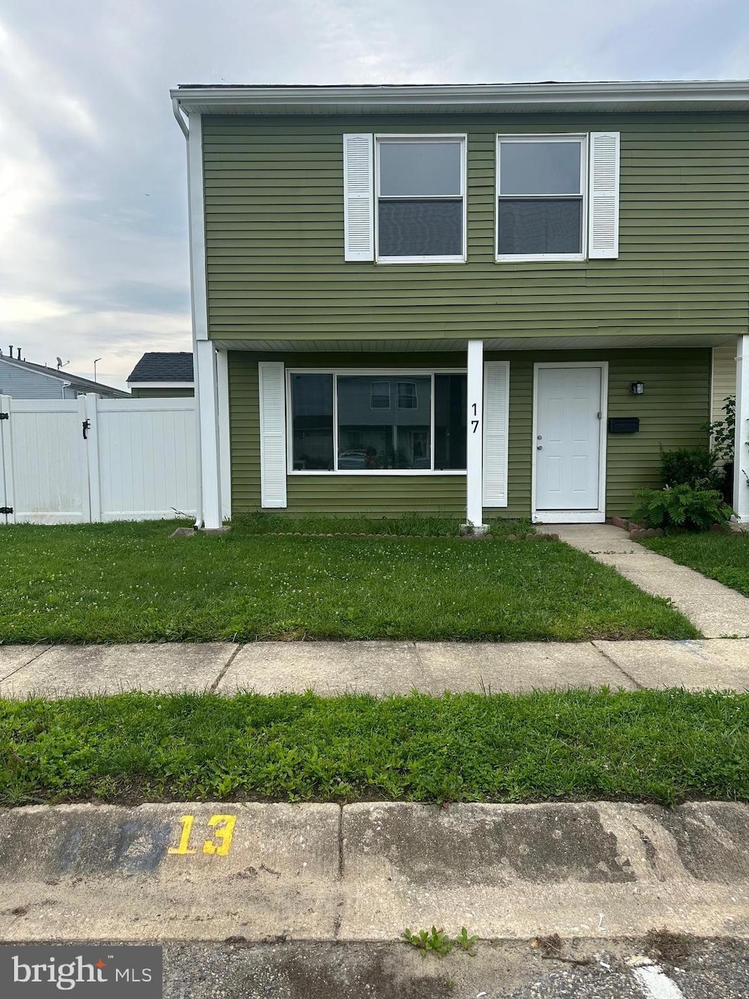 17 Lawrence Ct, Sicklerville, NJ 08081 - photo 1