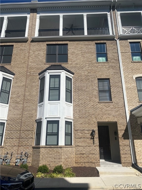 Photo taken of actual home! Quick move-in!